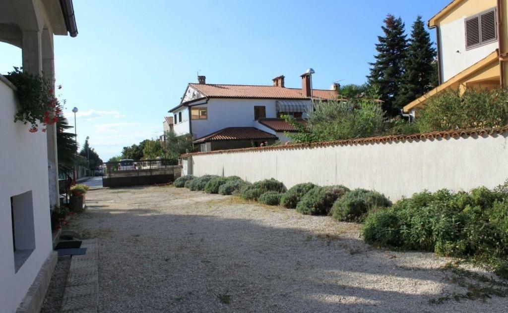 Apartment Radovan Porec Exterior photo